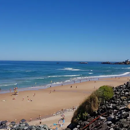 T2 Tres Bien Place A 2mns Des Plages