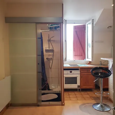 T2 Tres Bien Place A 2mns Des Plages